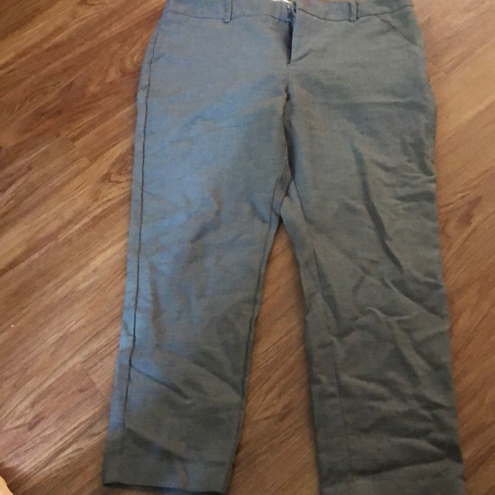 Women’s dress capris